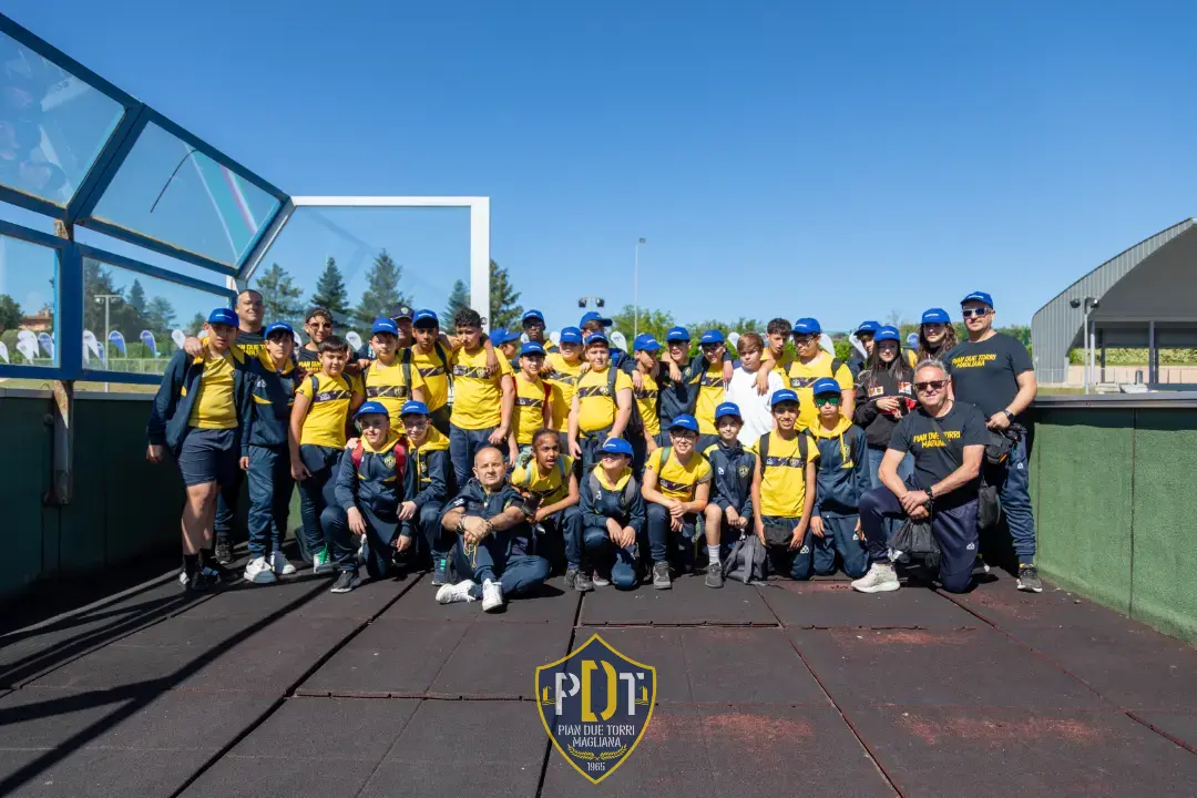 Ragazzi del Pian Due Torri in visita all’Autodromo di Vallelunga tra box, paddock, vetture di Formula 4 e Gran Turismo, incontri con piloti e momento dedicato con Giancarlo Fisichella.